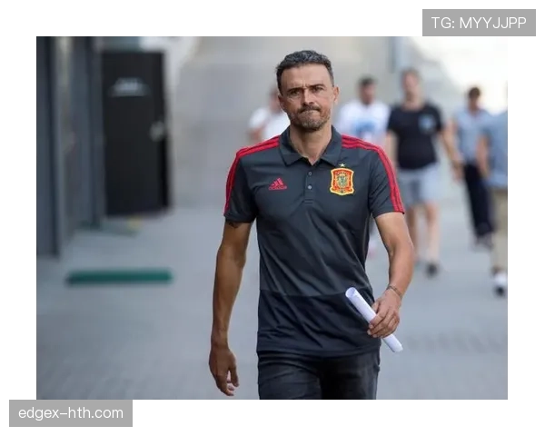 恩里克战术革新激发球队创造力，连胜浪潮势不可挡